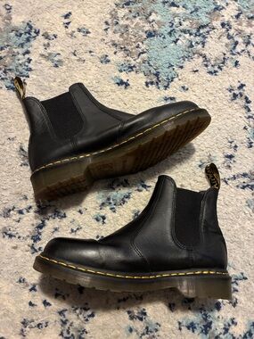 Dr. Martens Black Leather 2976 Chelsea Boots 10M